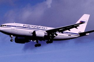 Pilot nechal dopravní letadlo řídit děti, zemřelo všech 75 cestujících - Médium.cz